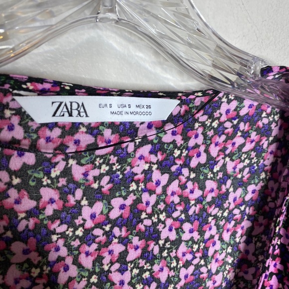 Zara Asymmetrical Hem Floral V Neck Blouse Small - Picture 3 of 9